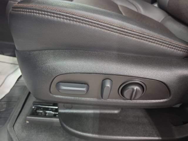 Used 2023 Chevrolet Traverse High Country w/ LPO, Floor Liner Package AWD/4WD image 24
