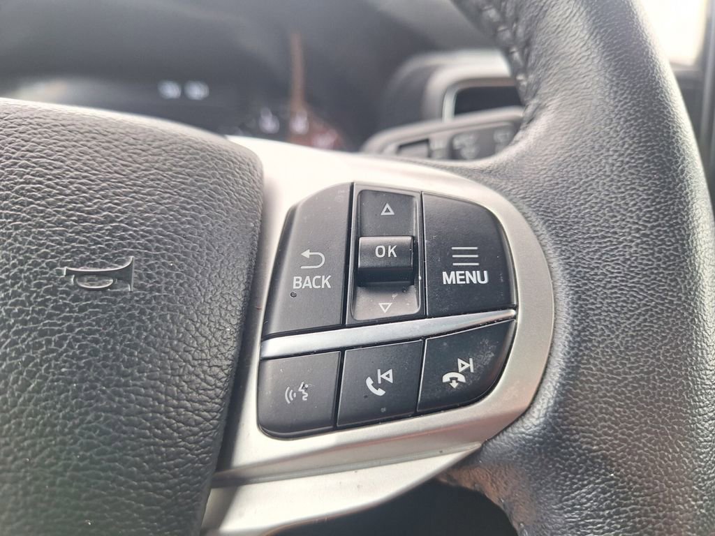 Used 2023 Ford Explorer XLT w/ Equipment Group 202A image 14