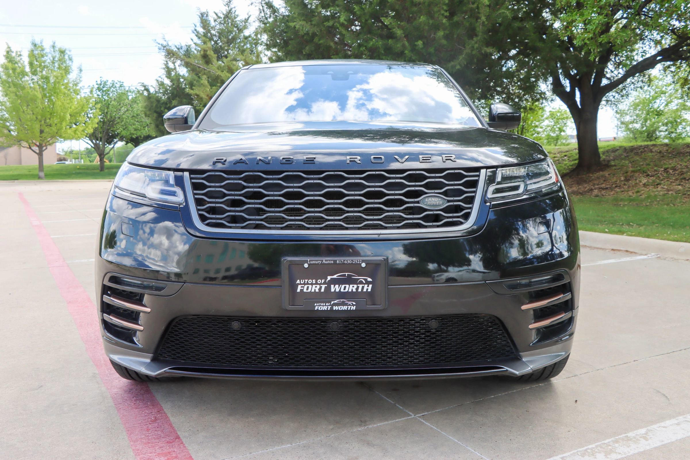 Used 2018 Land Rover Range Rover Velar R-Dynamic SE AWD/4WD image 2