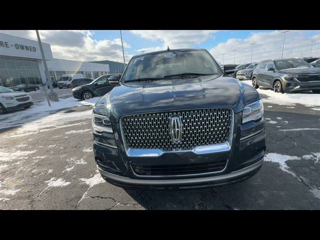 Used 2024 Lincoln Navigator L Reserve image 3
