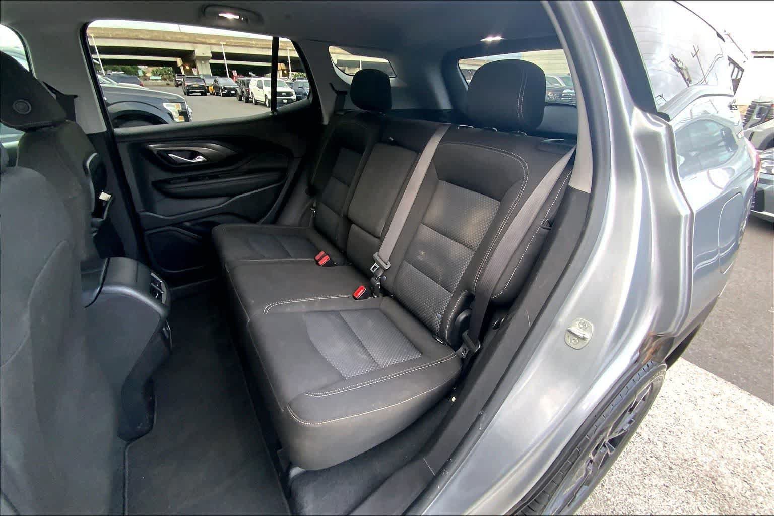 Used 2023 GMC Terrain SLE w/ Driver Convenience Package FWD image 29