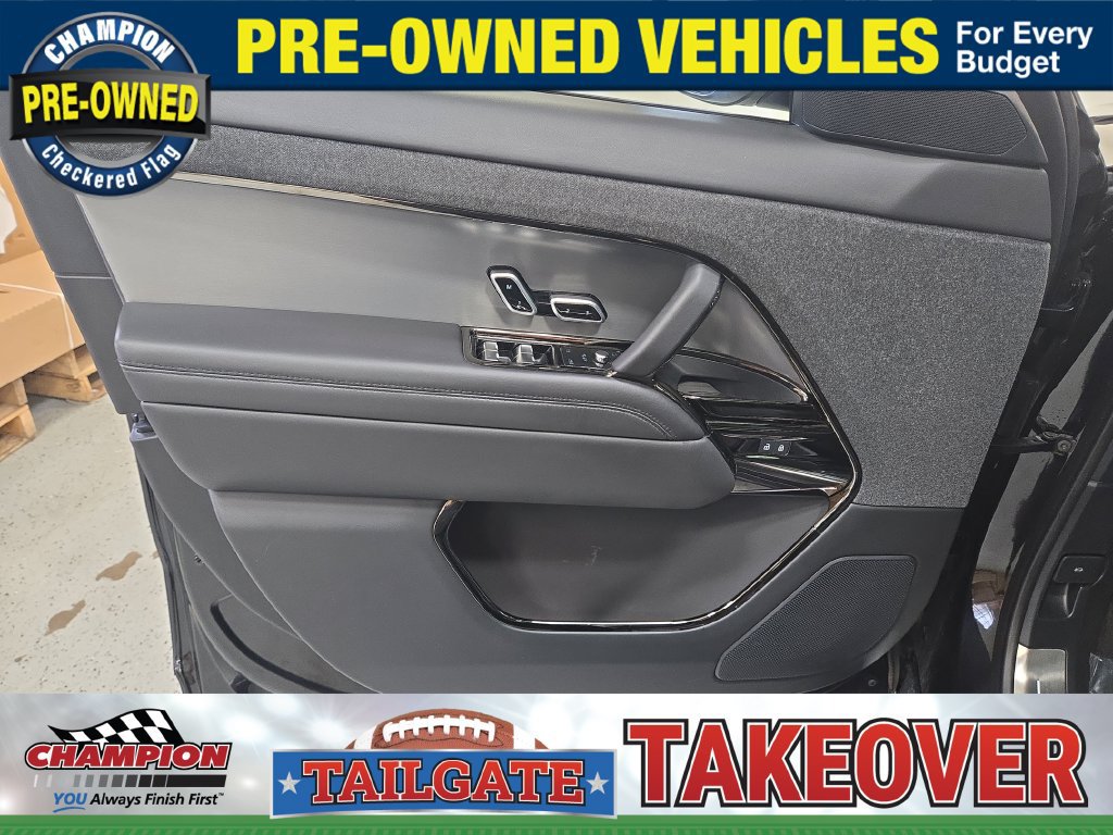 Used 2025 Land Rover Range Rover Sport SE AWD/4WD image 15