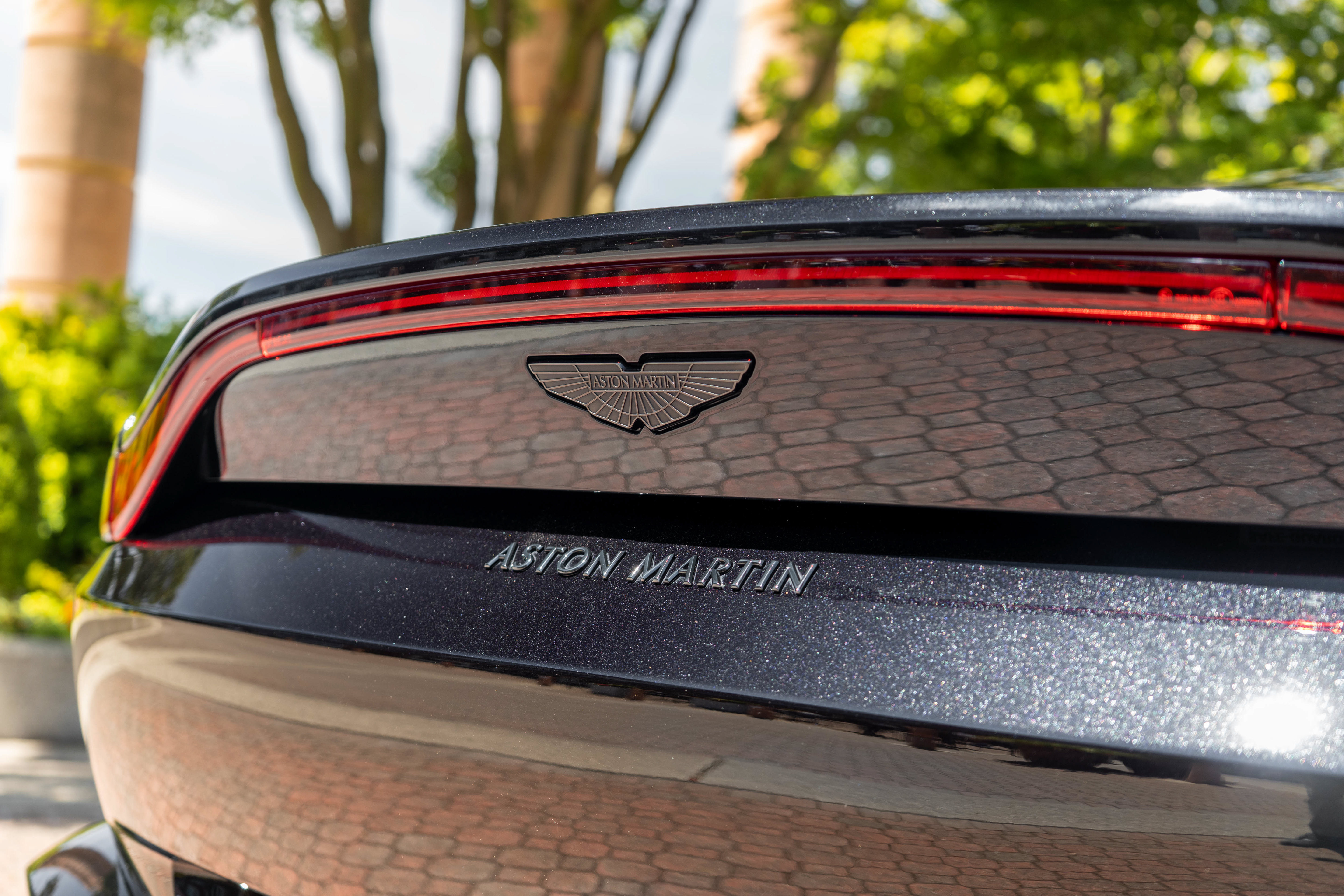 Used 2021 Aston Martin V8 Vantage Coupe RWD image 8