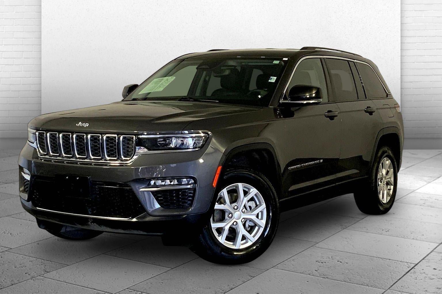 Used 2023 Jeep Grand Cherokee Limited AWD/4WD image 12