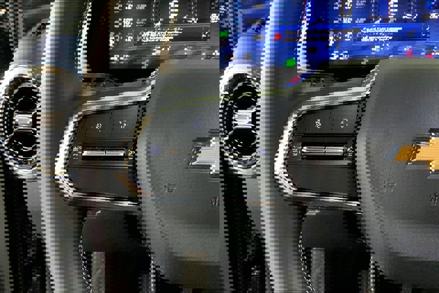 Used 2025 Chevrolet Equinox EV LT FWD image 18