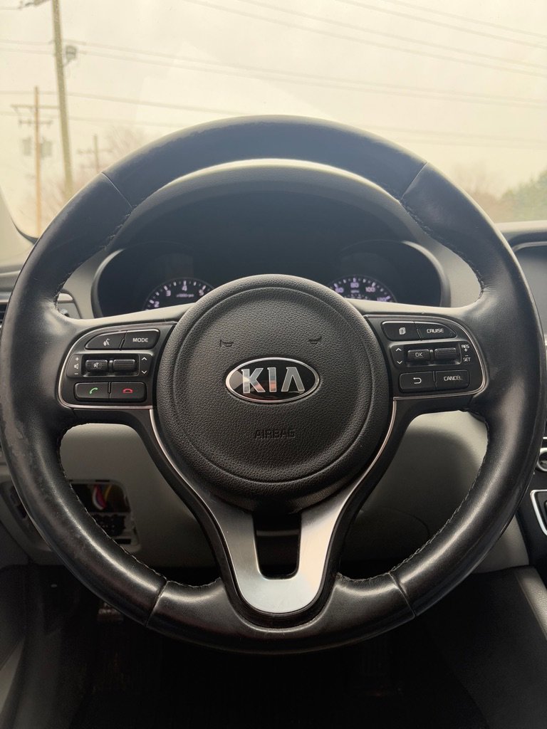 Used 2017 Kia Optima EX image 16