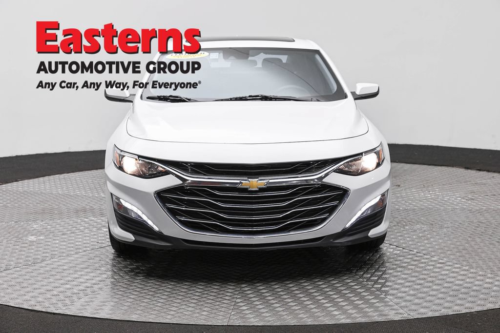 Used 2024 Chevrolet Malibu LT FWD image 2