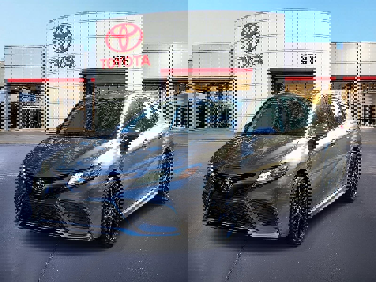 Used 2024 Toyota Camry XSE image 1