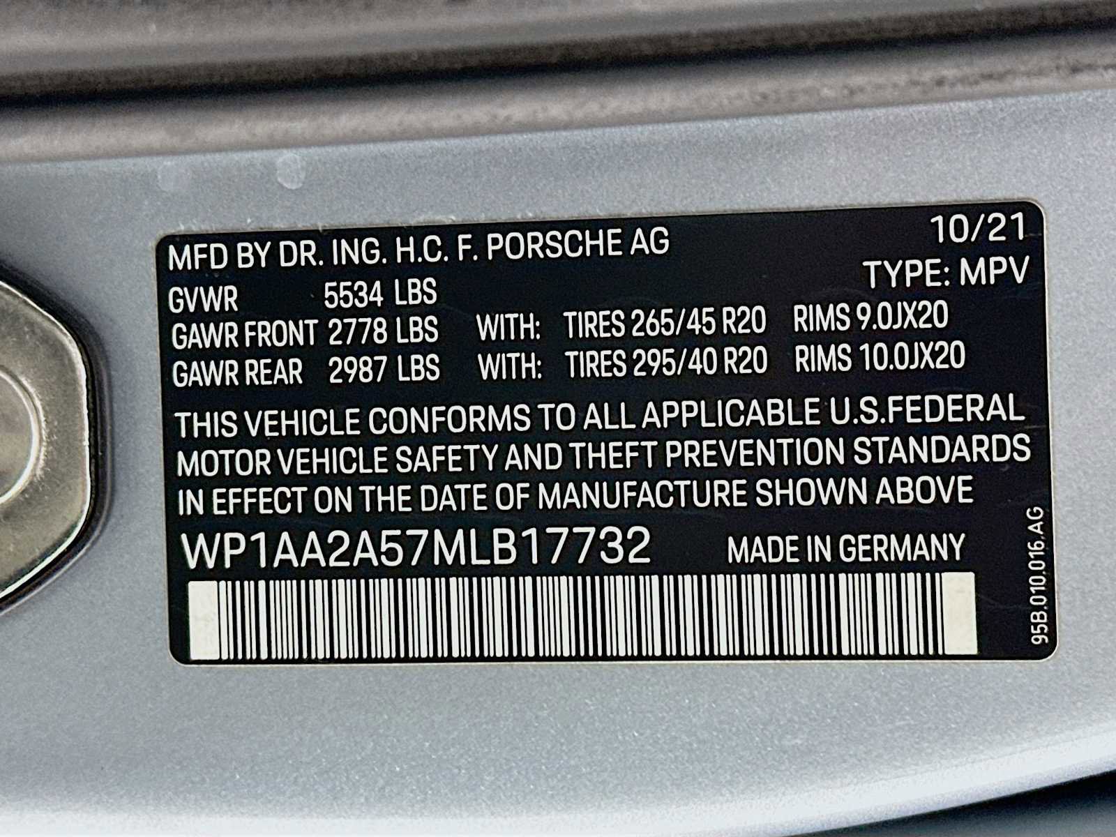 Used 2021 Porsche Macan AWD/4WD image 31