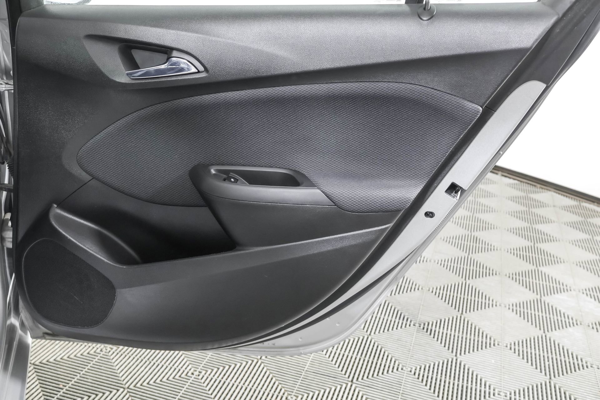 Used 2017 Chevrolet Cruze LT image 40