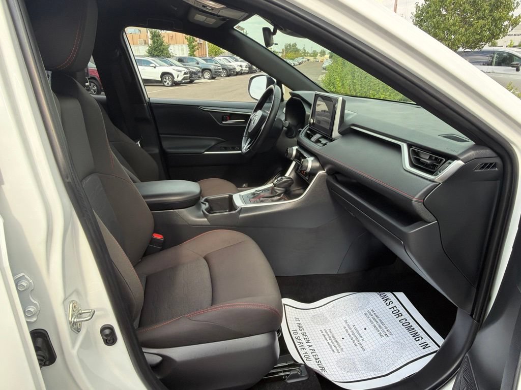 Used 2025 Toyota RAV4 SE AWD/4WD image 13