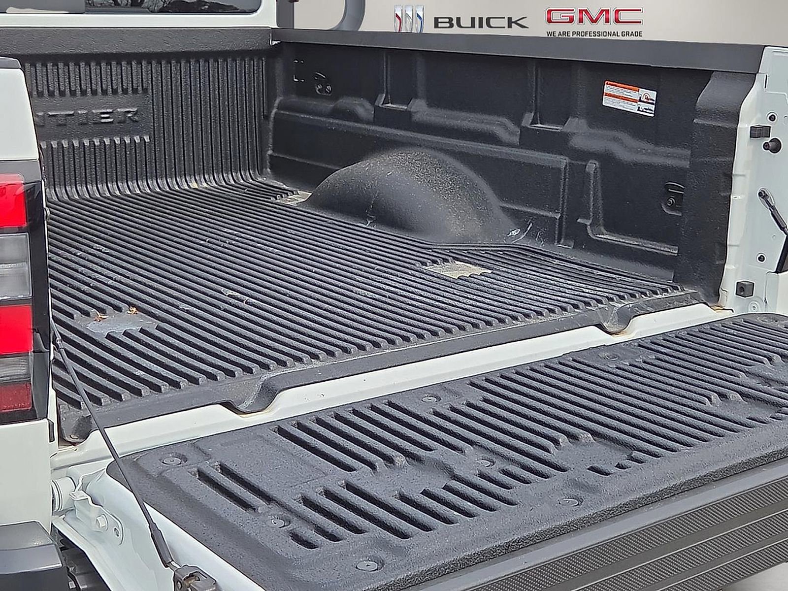 Used 2025 Nissan Frontier S w/ Tow Package image 9