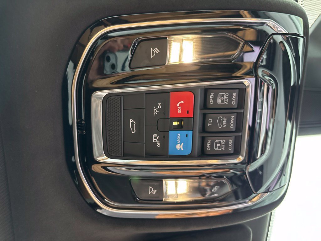 Used 2022 Jeep Grand Cherokee Summit AWD/4WD image 23