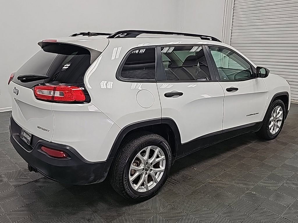 Used 2016 Jeep Cherokee Sport image 9