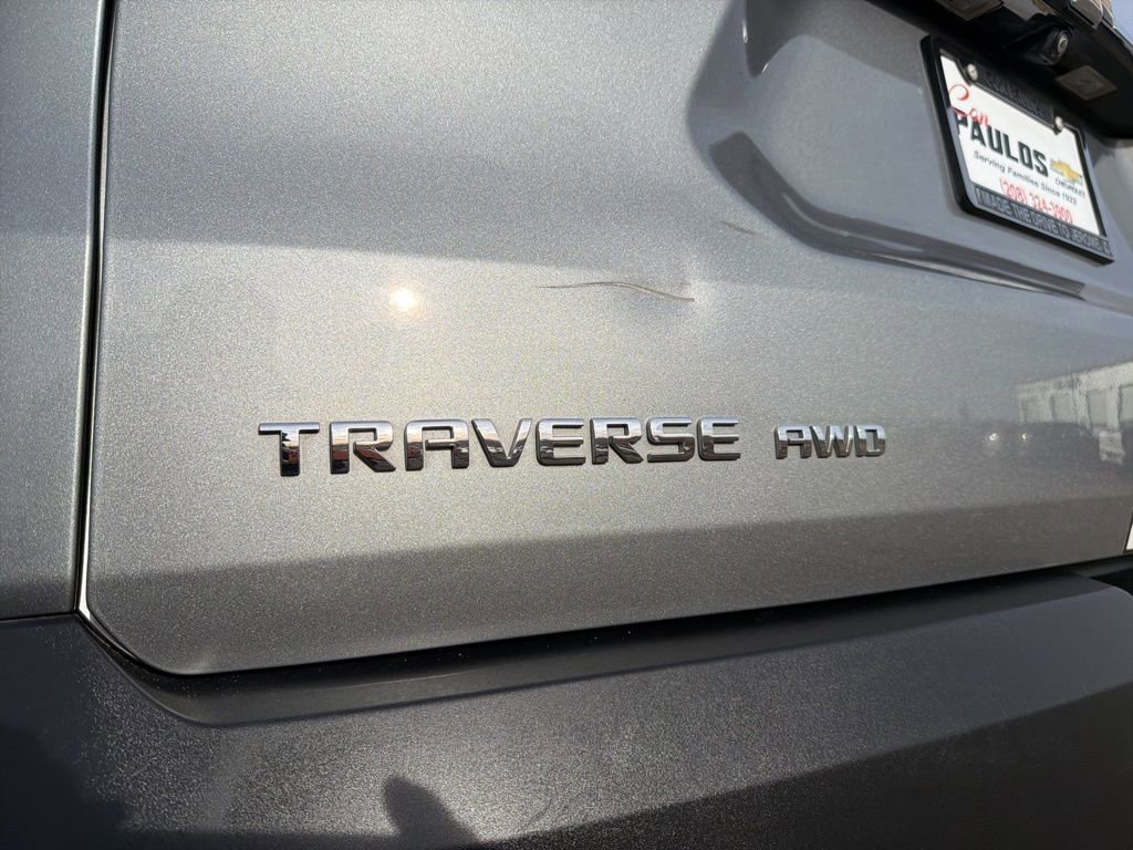 Used 2023 Chevrolet Traverse LT image 9