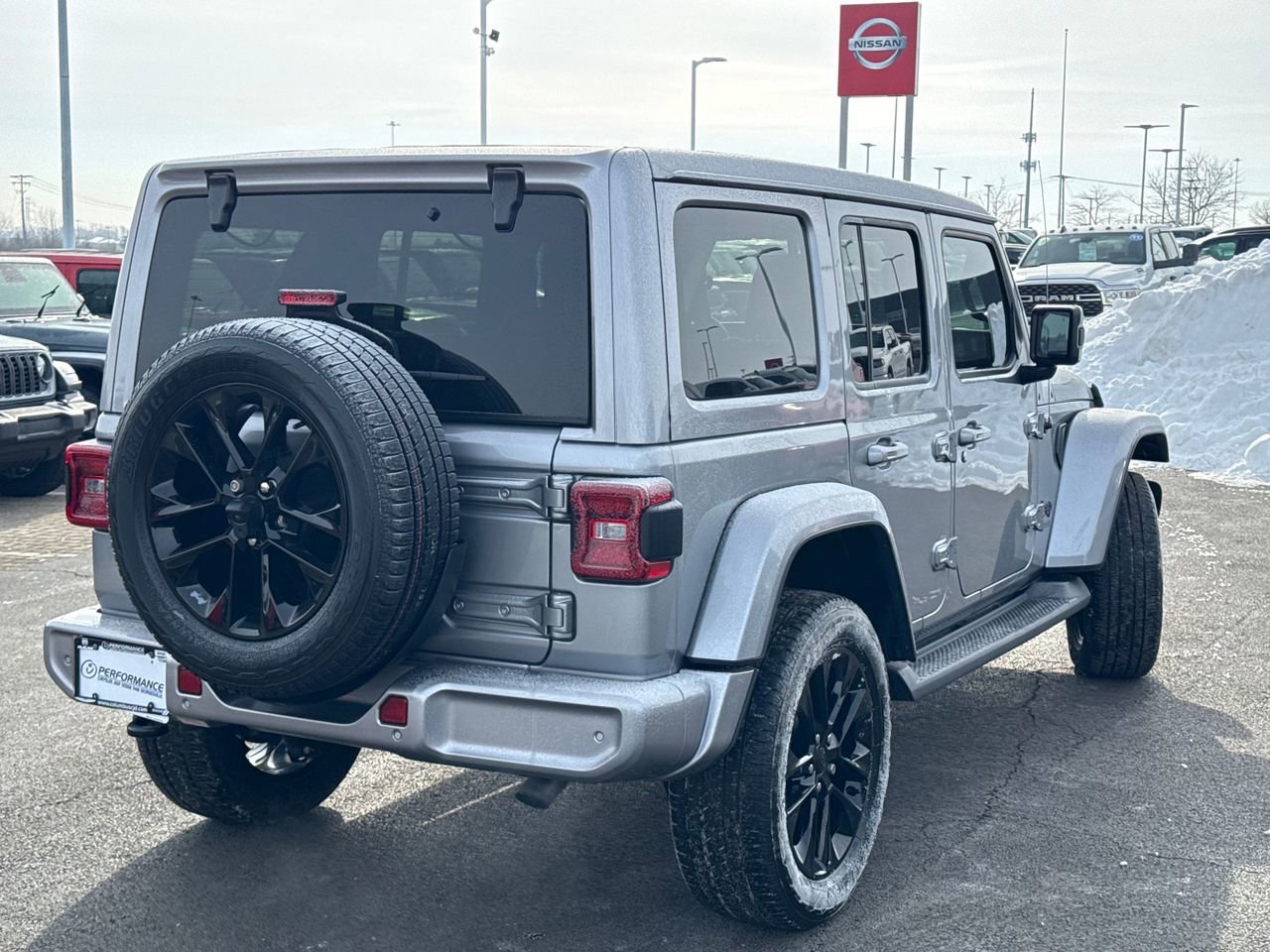 Used 2021 Jeep Wrangler Unlimited Sahara image 3