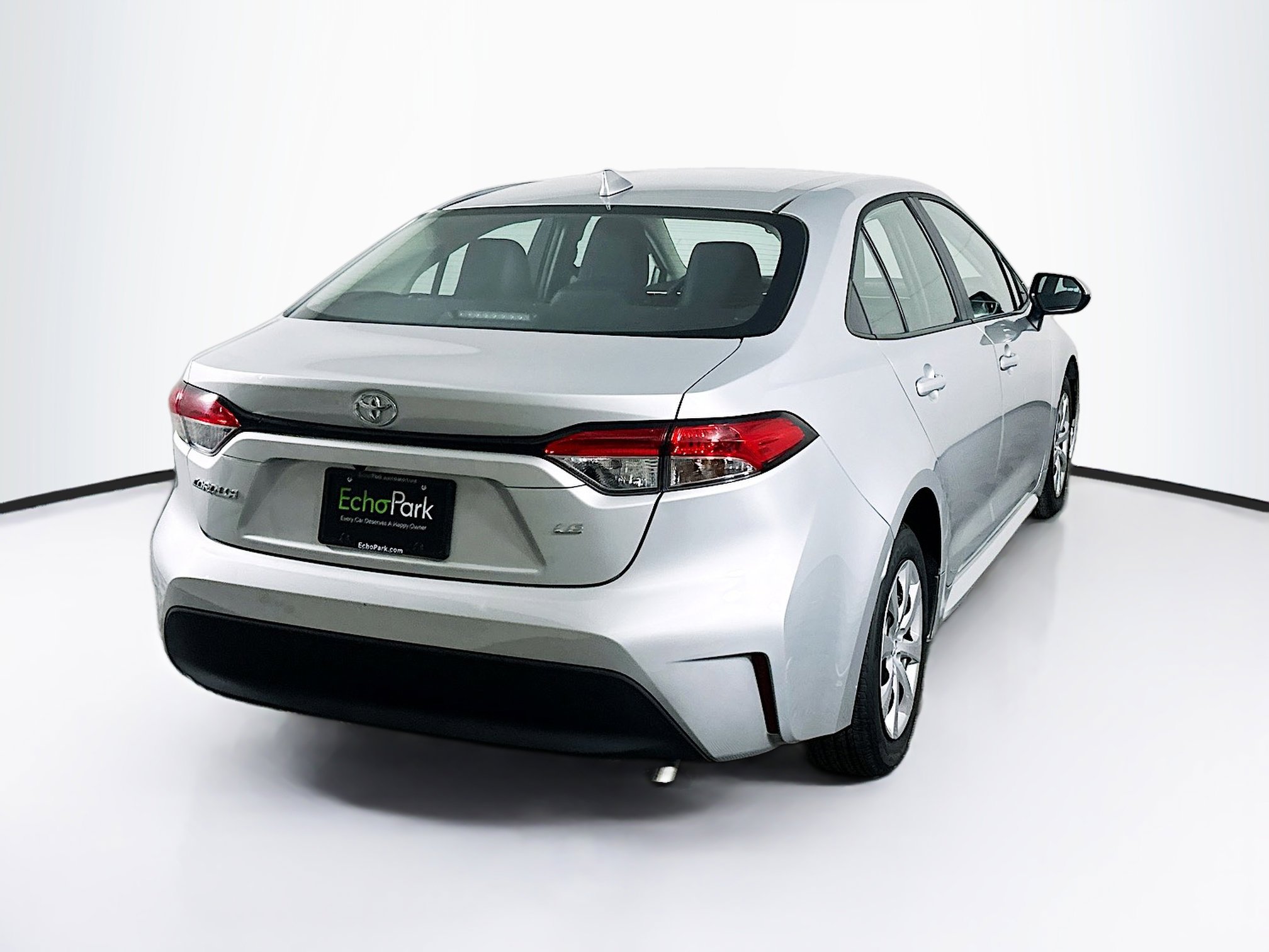 Used 2025 Toyota Corolla LE image 9
