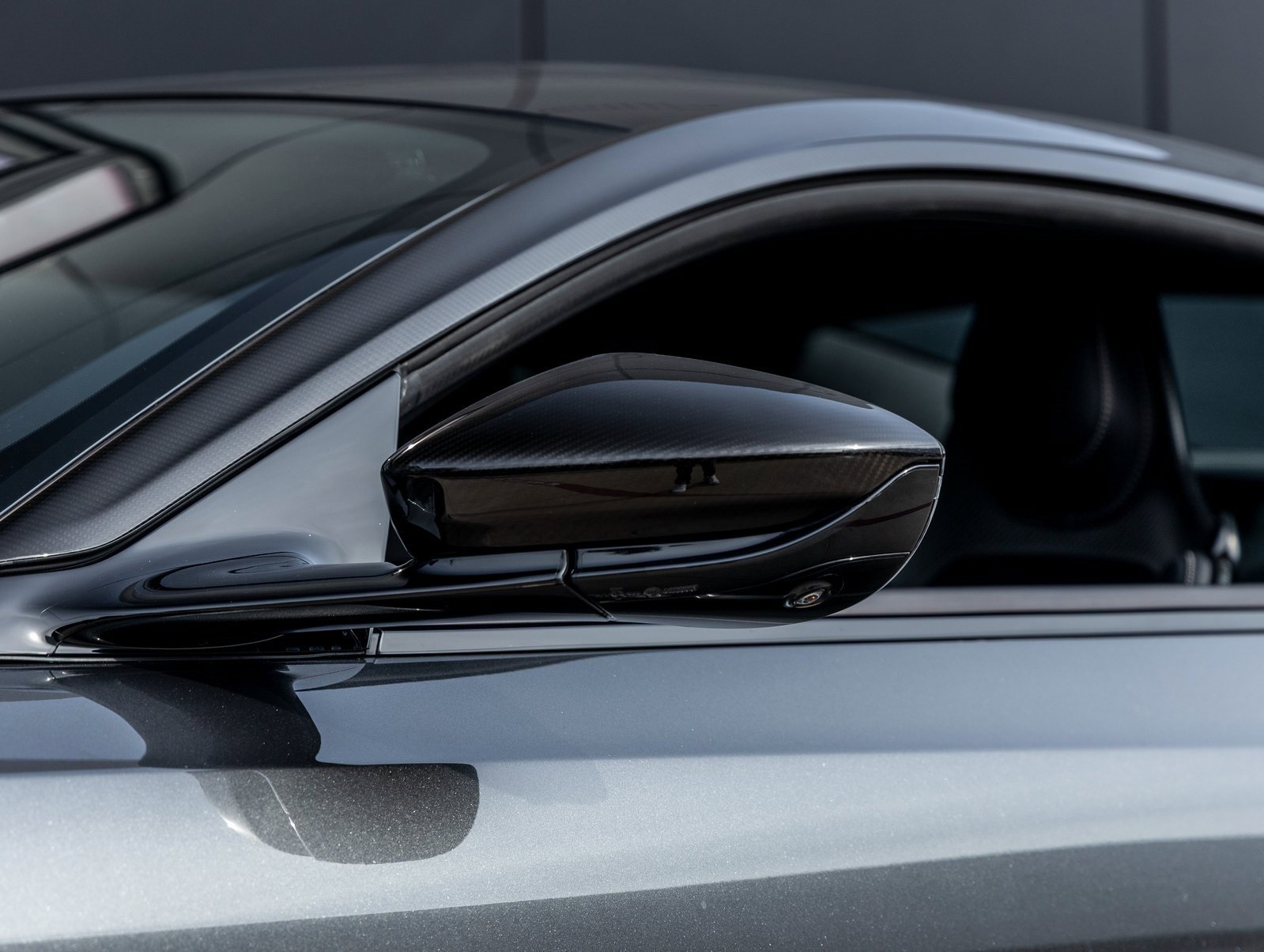 Used 2023 Aston Martin DBS Coupe image 12