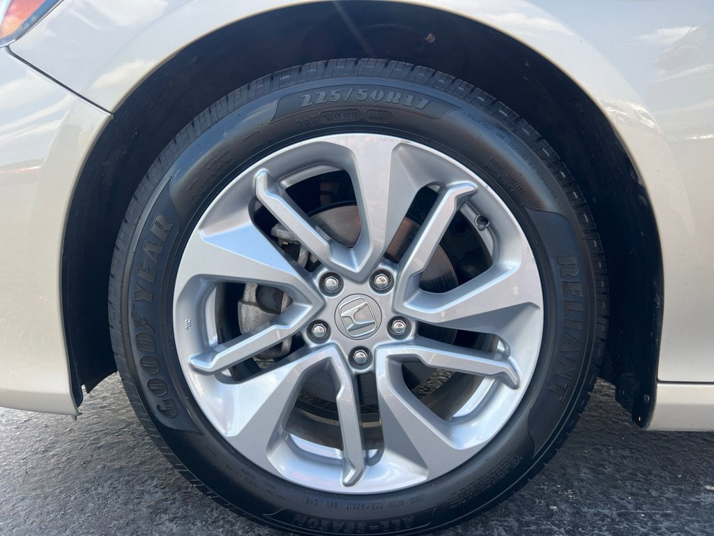 Used 2018 Honda Accord LX image 35