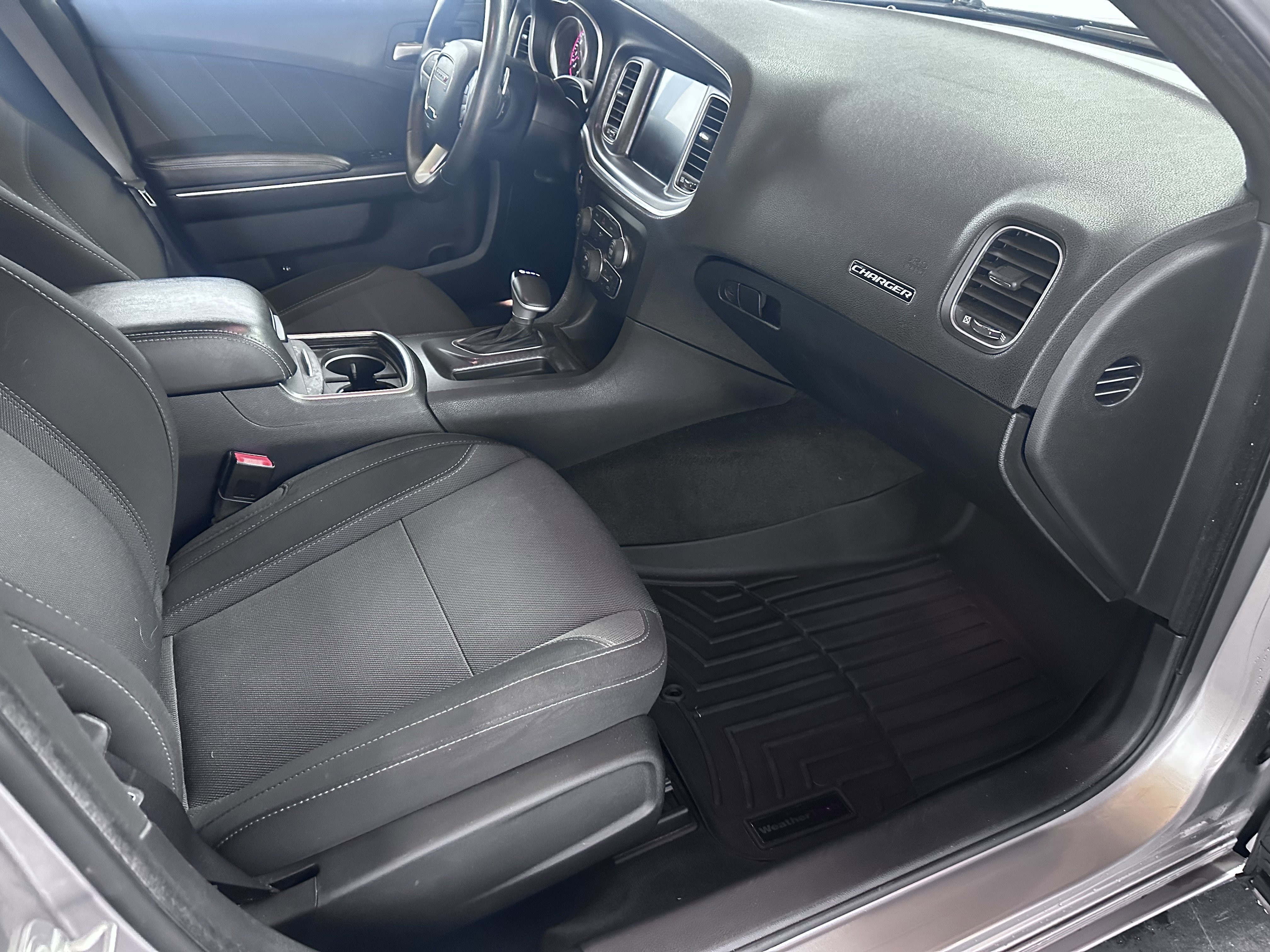Used 2016 Dodge Charger R/T RWD image 37