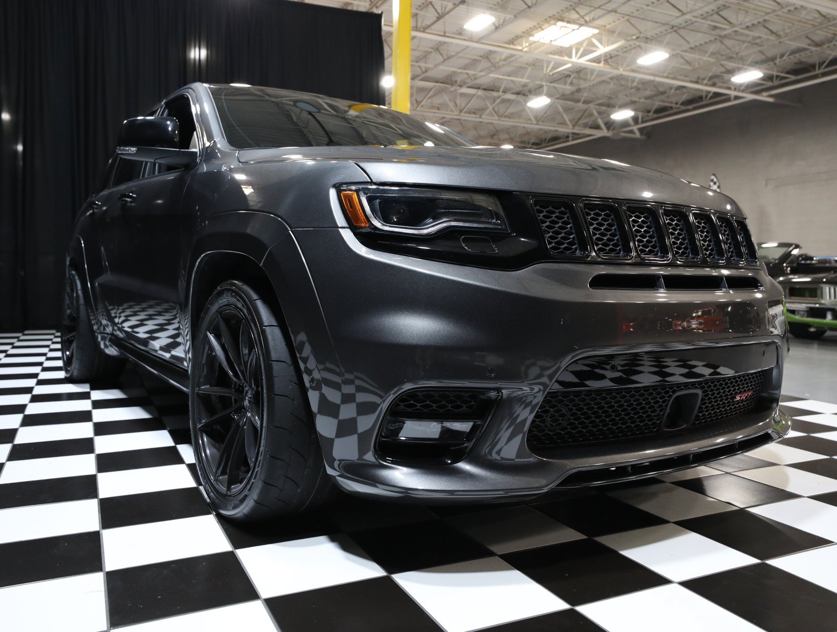Used 2019 Jeep Grand Cherokee SRT AWD/4WD image 15