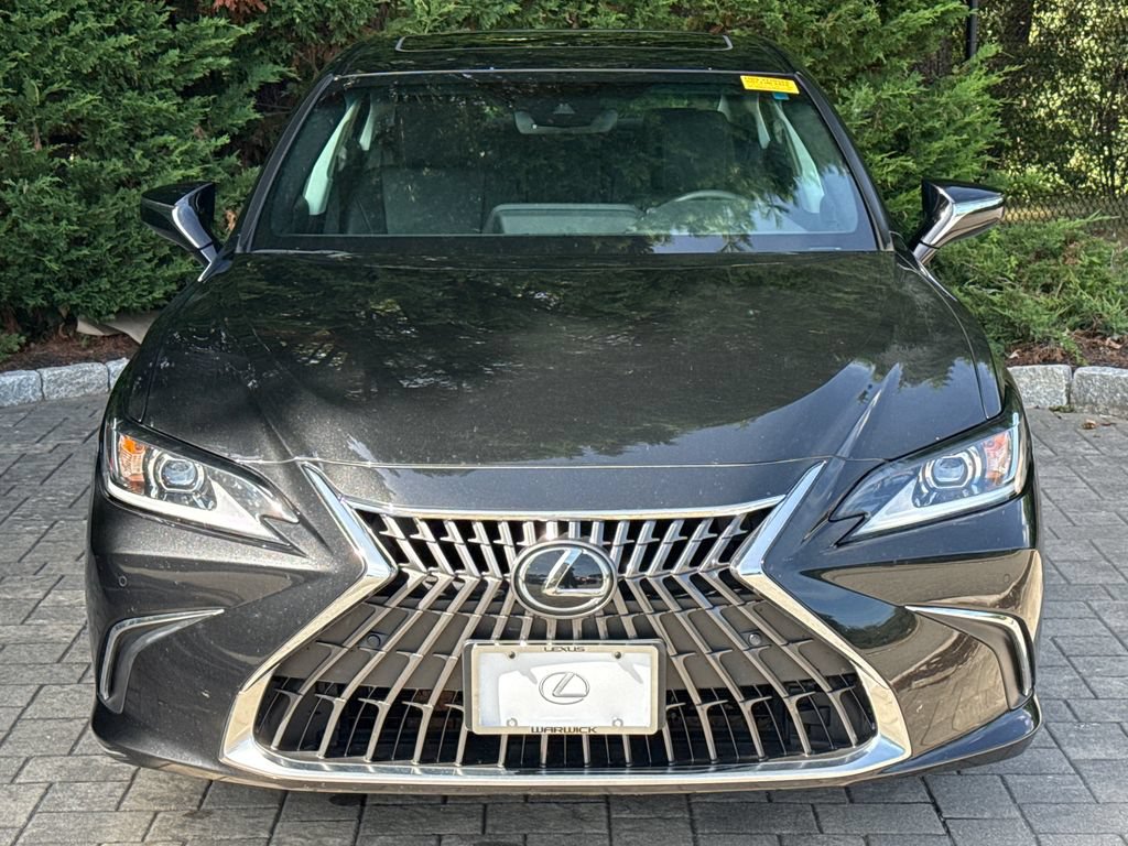 Used 2023 Lexus ES 300h w/ Premium Package FWD image 2