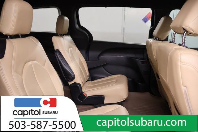 Used 2019 Chrysler Pacifica Touring Plus w/ S Appearance Package FWD image 29