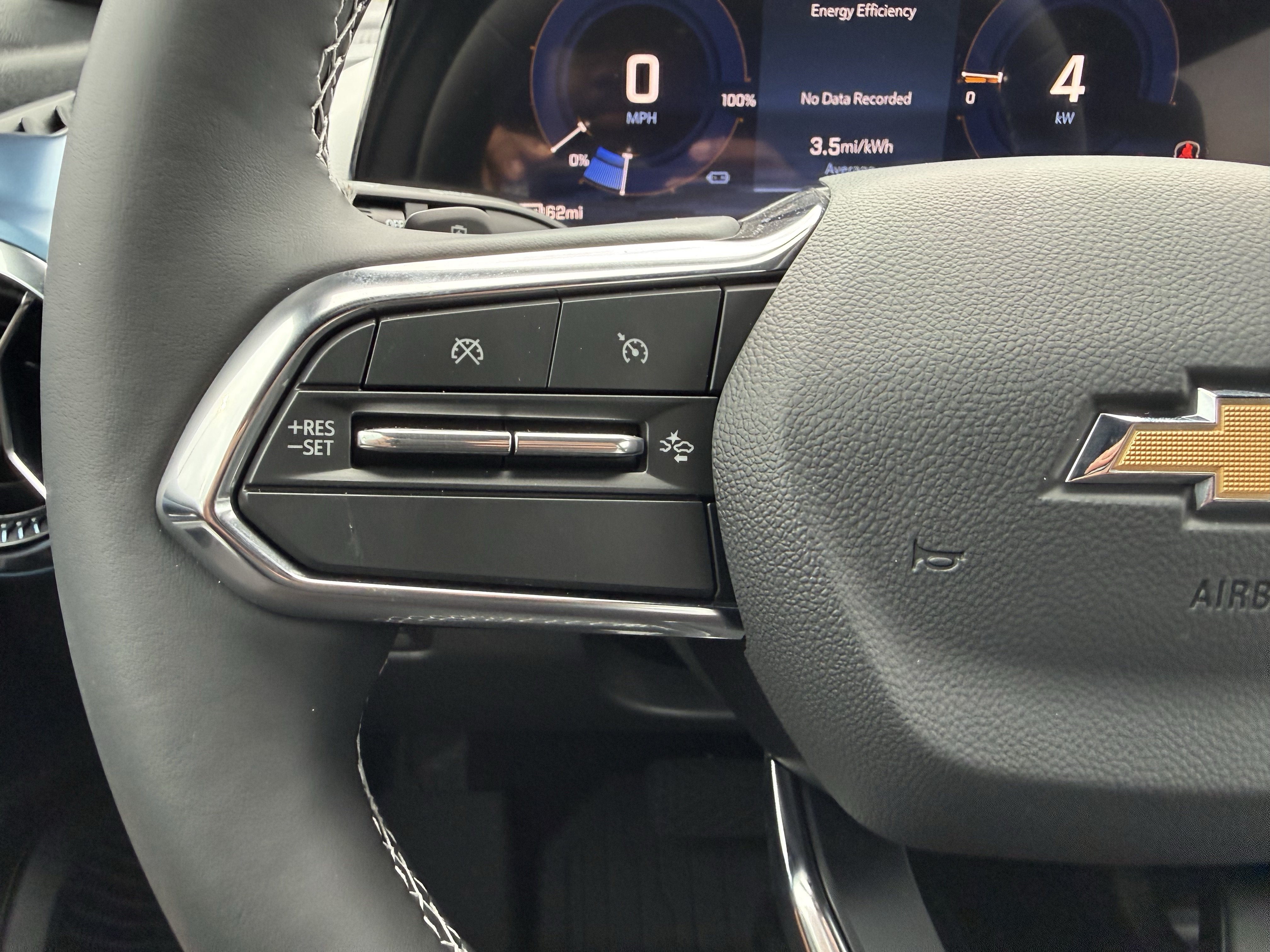 New 2026 Chevrolet Equinox EV LT FWD image 18