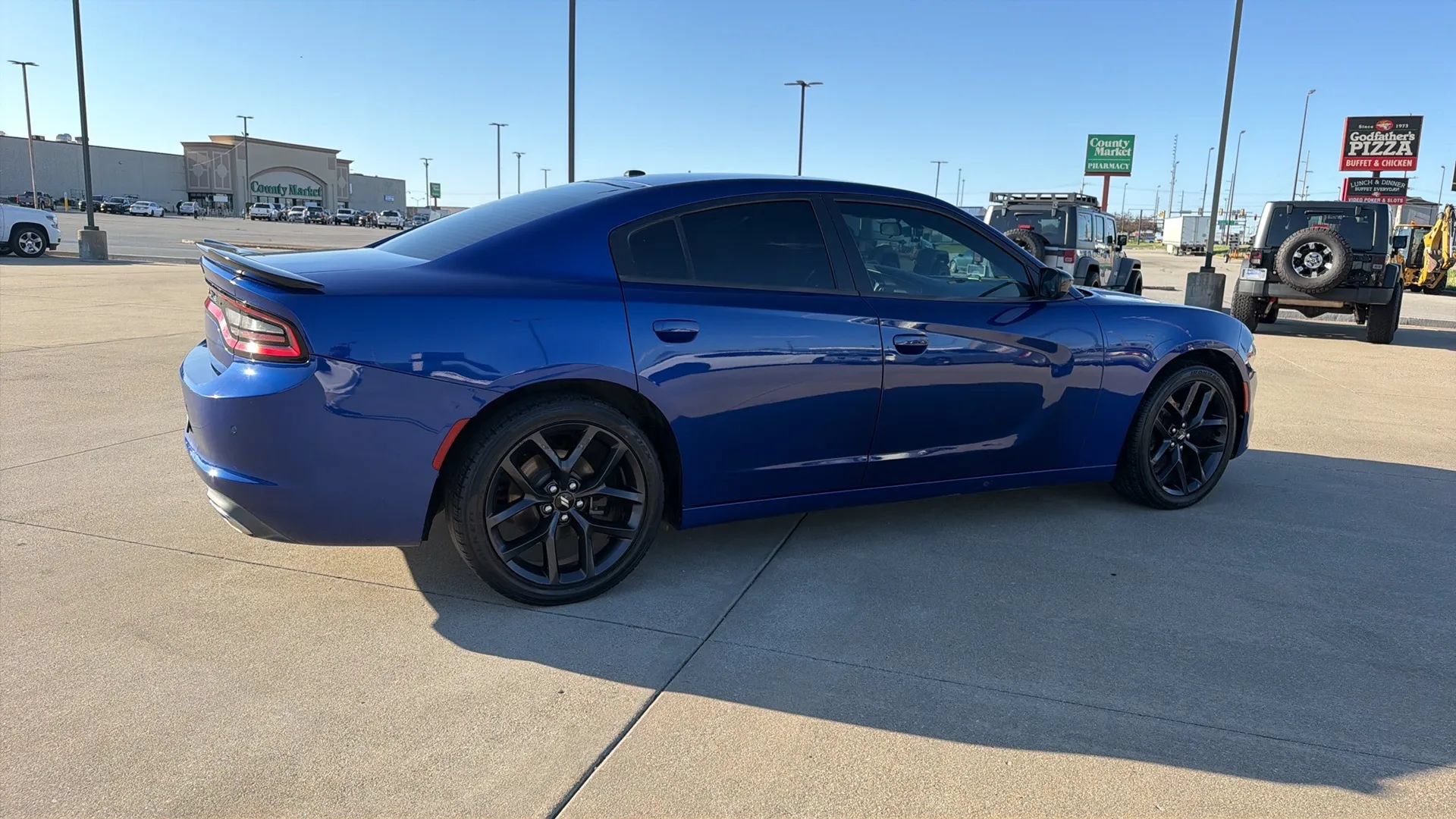 Used 2019 Dodge Charger SXT w/ Blacktop Package RWD image 22