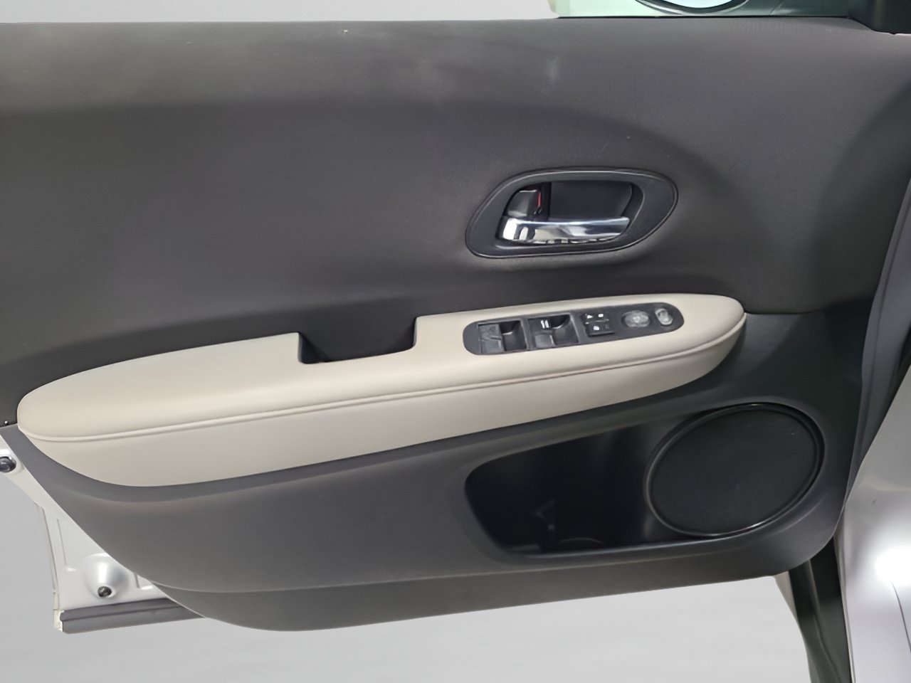 Used 2021 Honda HR-V LX image 18