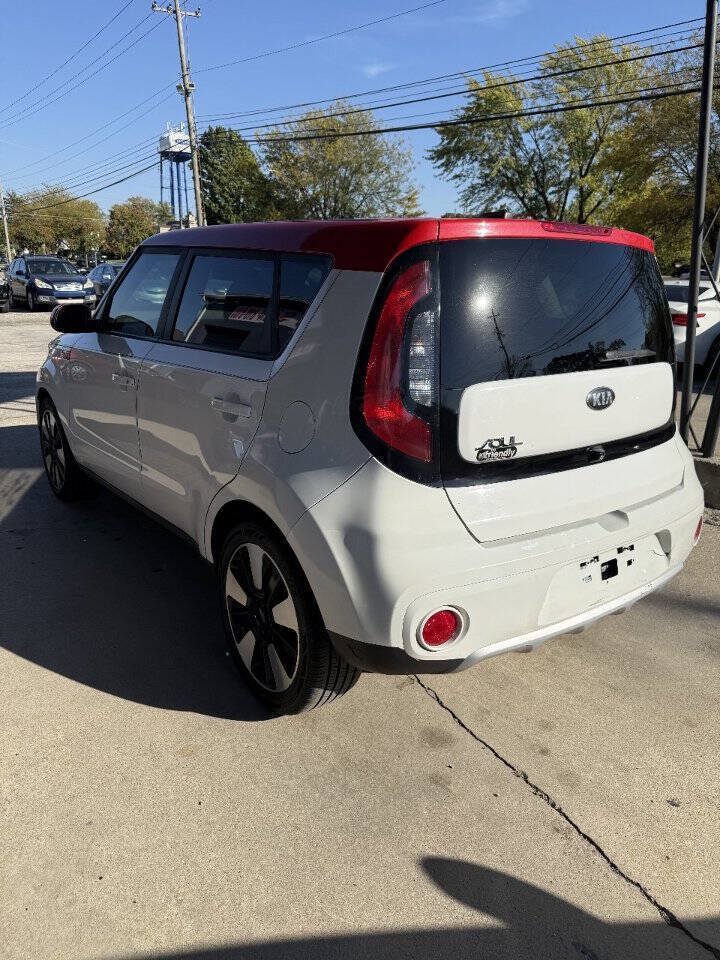 Used 2017 Kia Soul + w/ Designer's Package FWD image 4