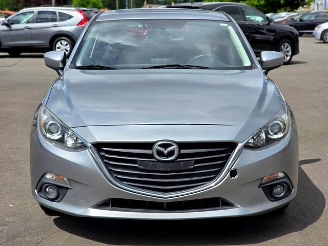 Used 2016 MAZDA MAZDA3 i Touring w/ Popular Equipment Package FWD image 2