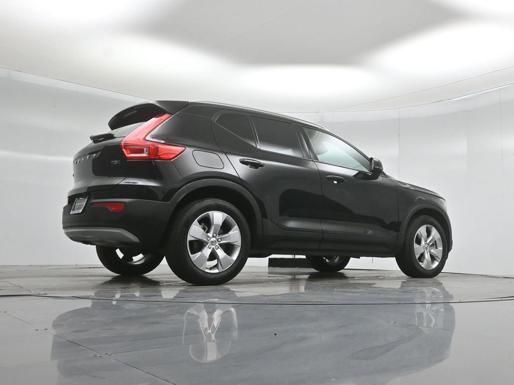 Used 2022 Volvo XC40 T5 Momentum AWD/4WD image 46