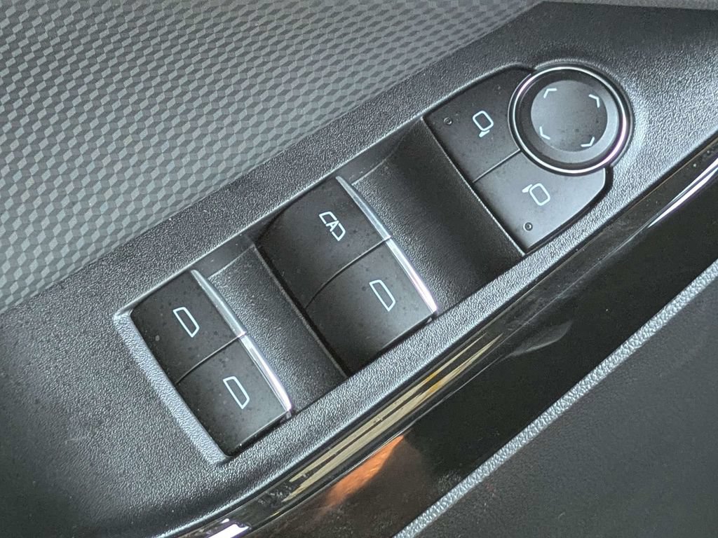 Used 2026 Chevrolet Equinox RS w/ Convenience Package III FWD image 24