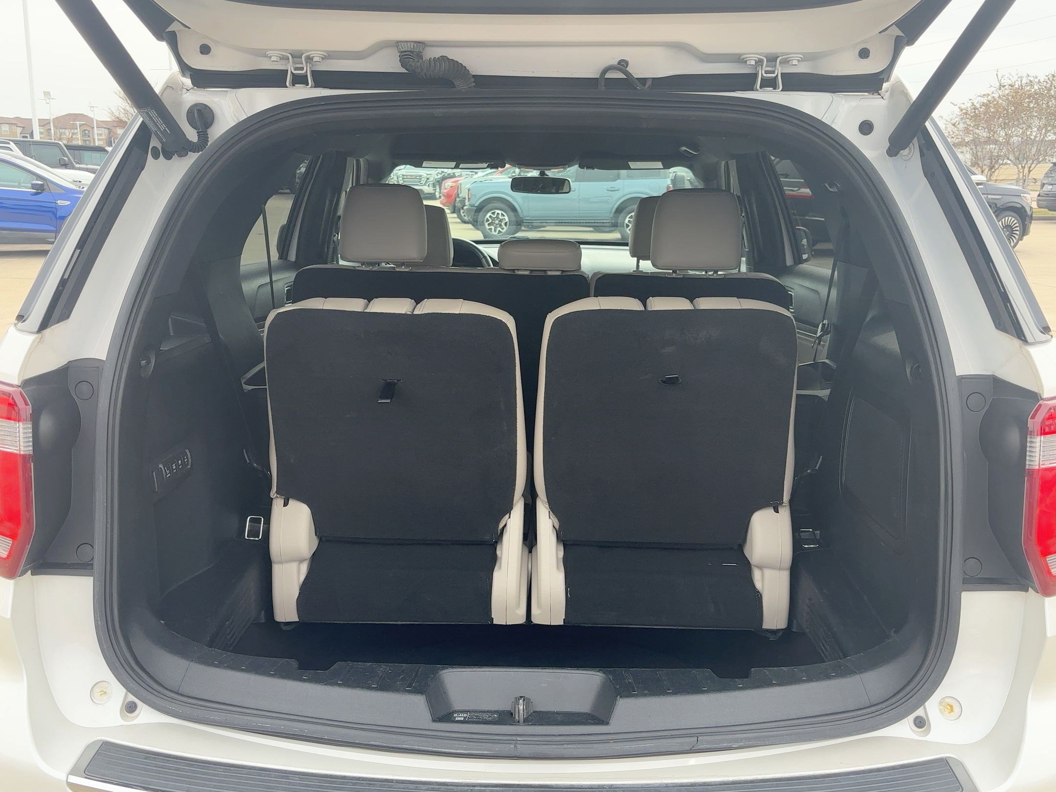 Used 2019 Ford Explorer Limited image 29