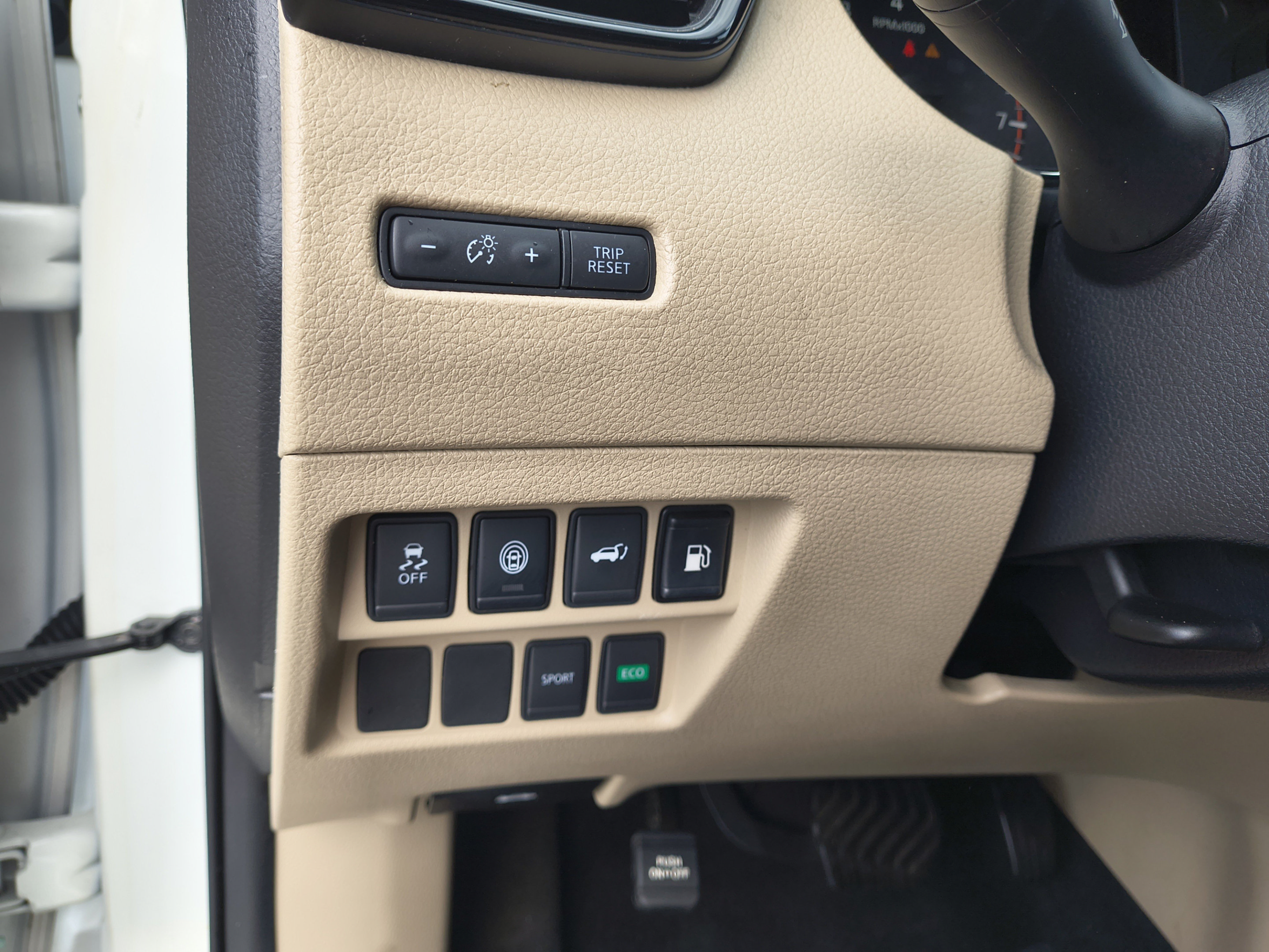 Certified 2019 Nissan Rogue SV FWD image 30