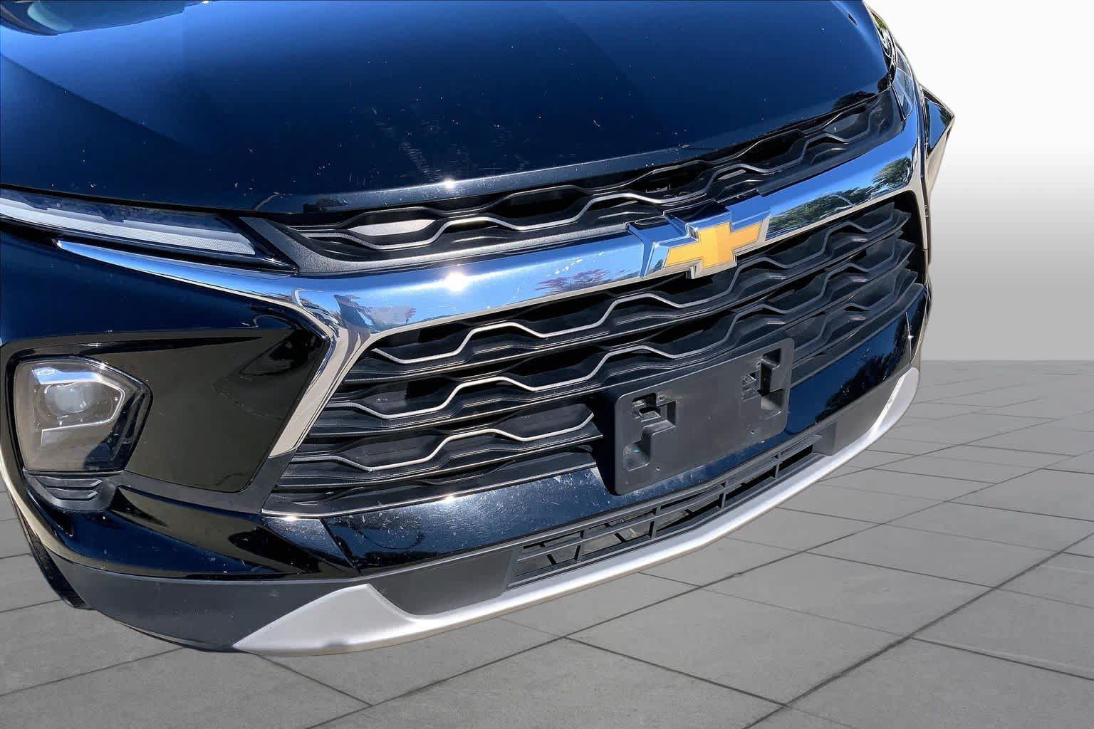 Used 2025 Chevrolet Blazer LT FWD image 30