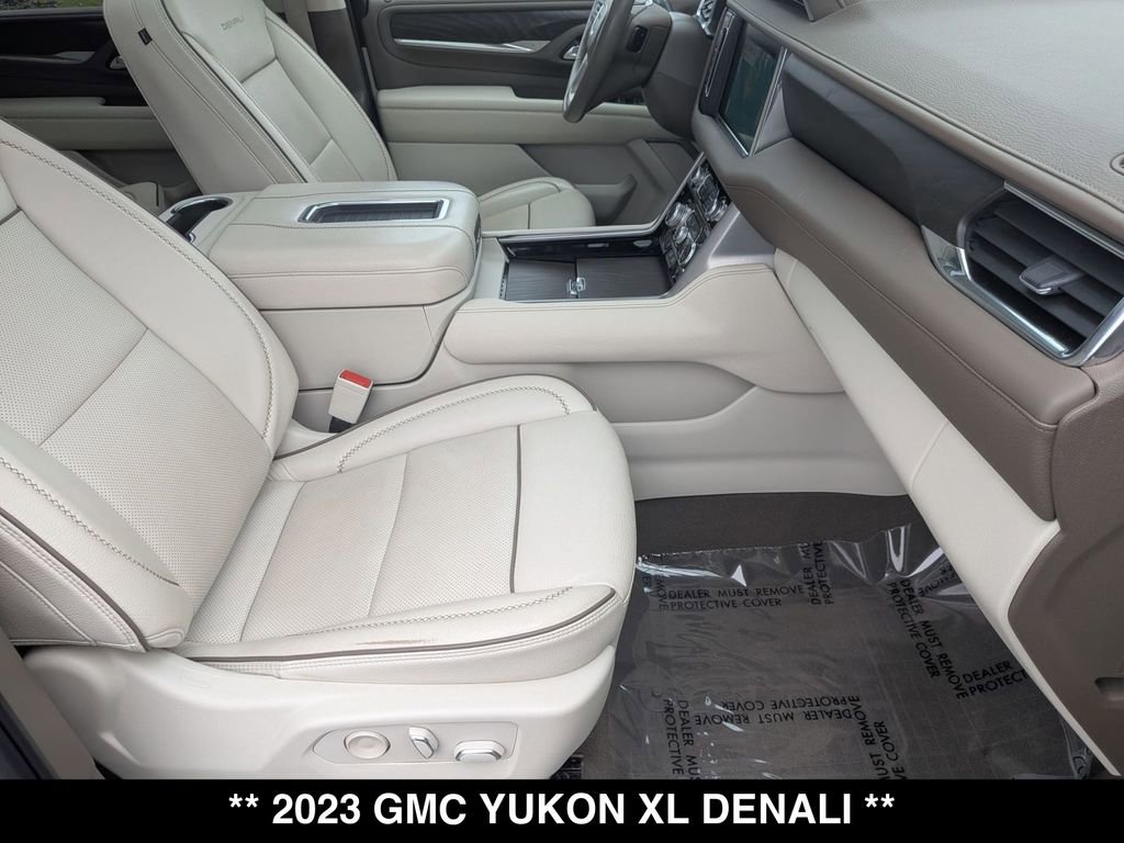 Used 2023 GMC Yukon XL Denali AWD/4WD image 30