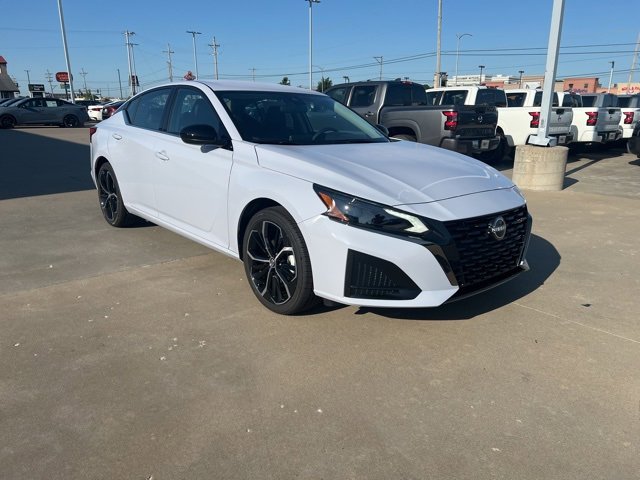 New 2025 Nissan Altima 2.5 SR image 3