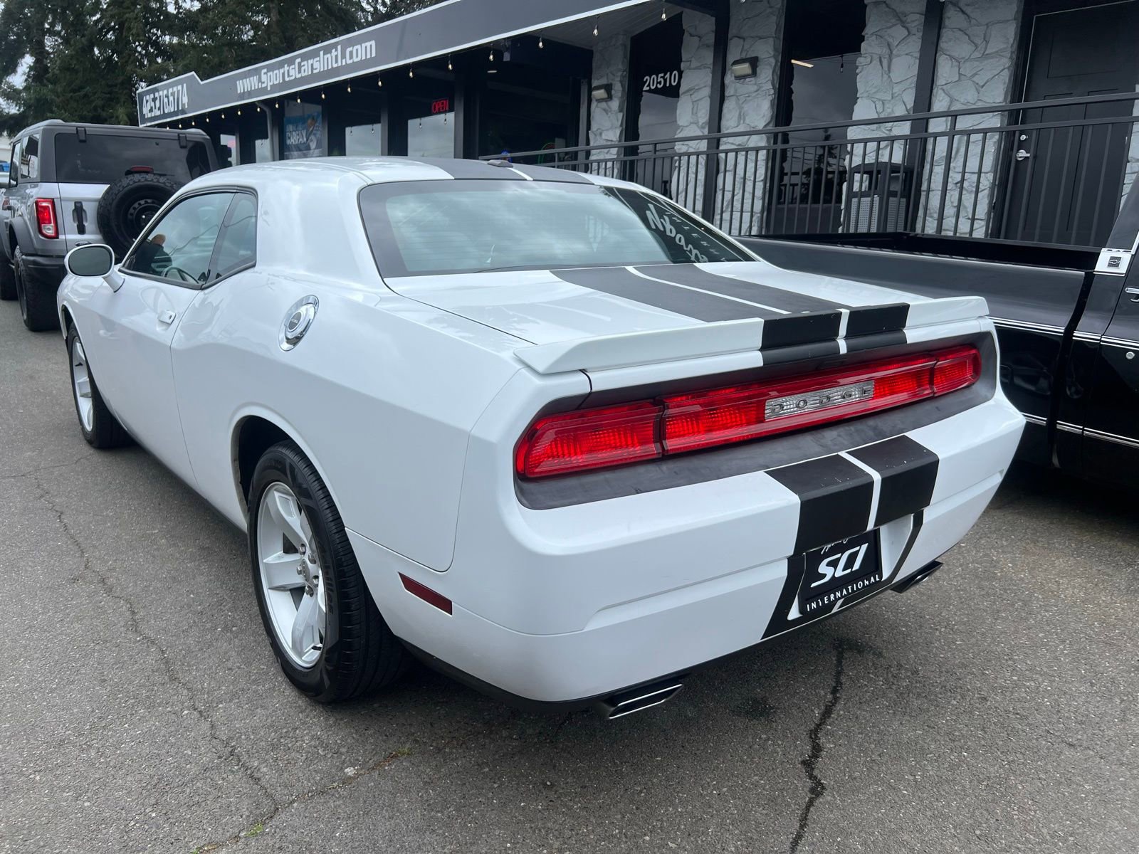 Used 2012 Dodge Challenger R/T RWD image 3
