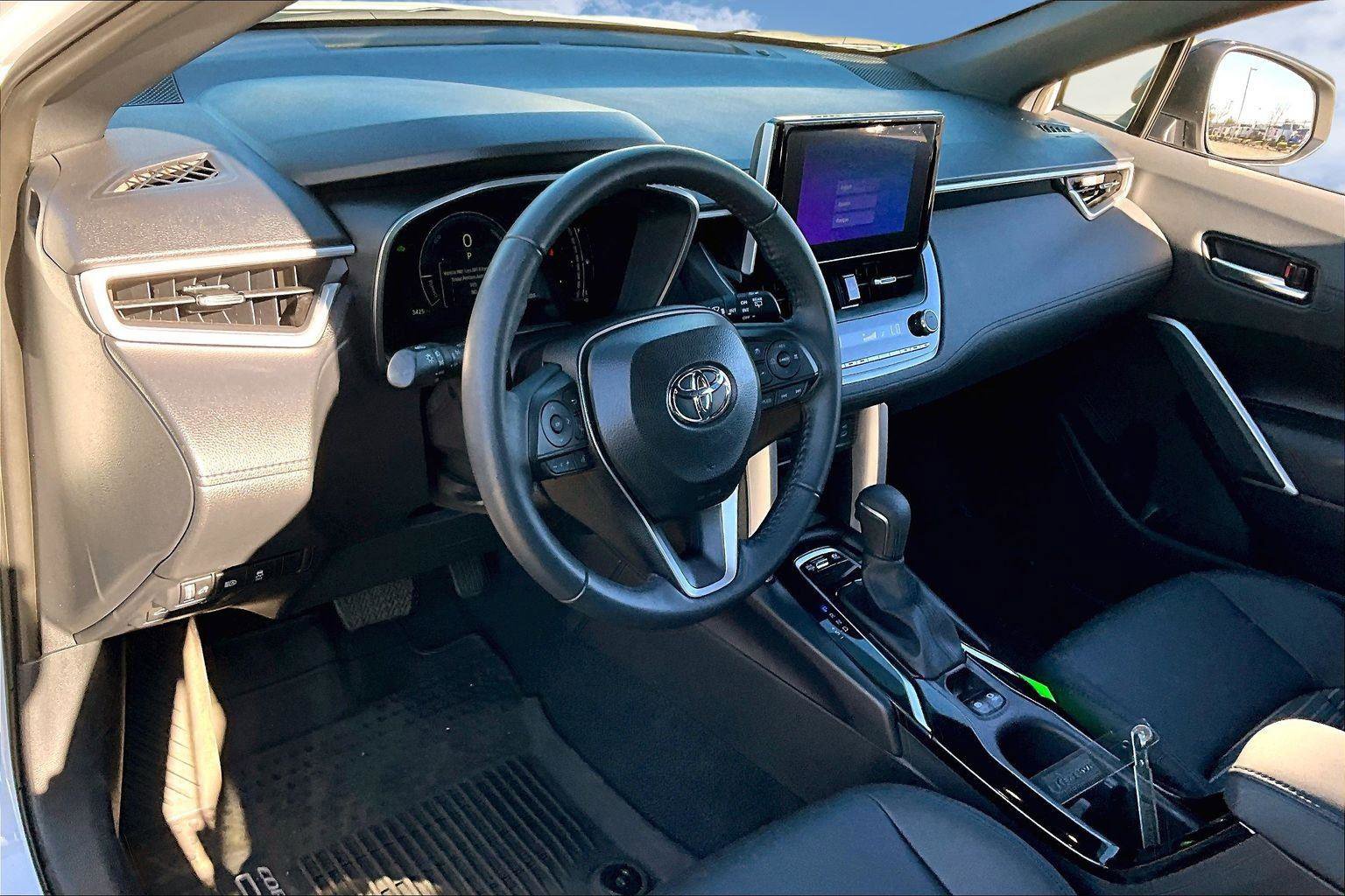 Certified 2025 Toyota Corolla Cross AWD Hybrid image 13