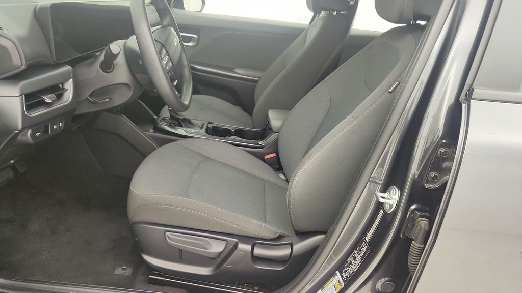 Used 2025 Kia K4 FWD image 16