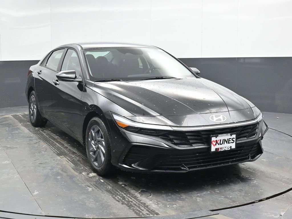 New 2026 Hyundai Elantra Blue image 4