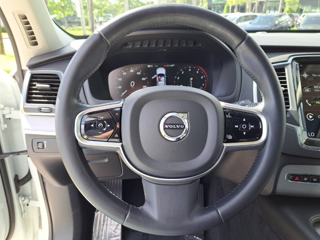 Used 2021 Volvo XC90 T5 Momentum w/ Protection Package Premier image 17