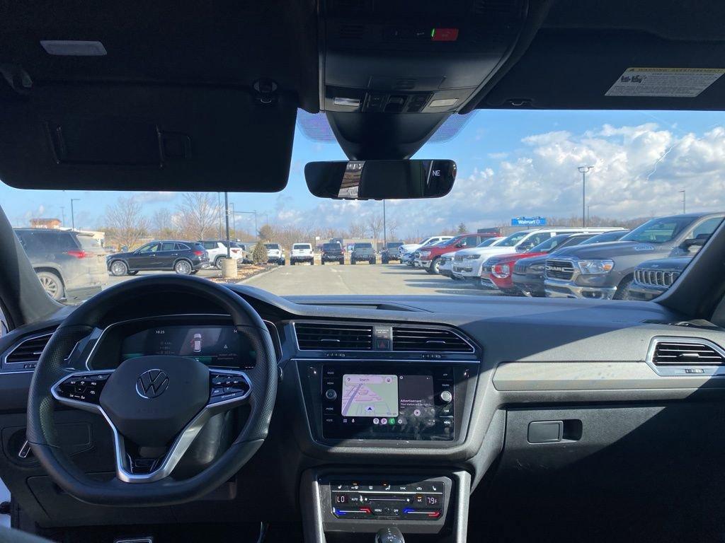 Used 2023 Volkswagen Tiguan SE R-Line image 7