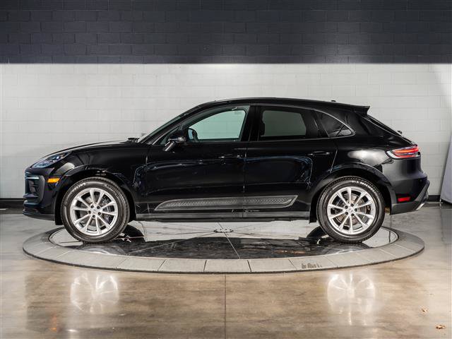 Certified 2026 Porsche Macan AWD/4WD image 2