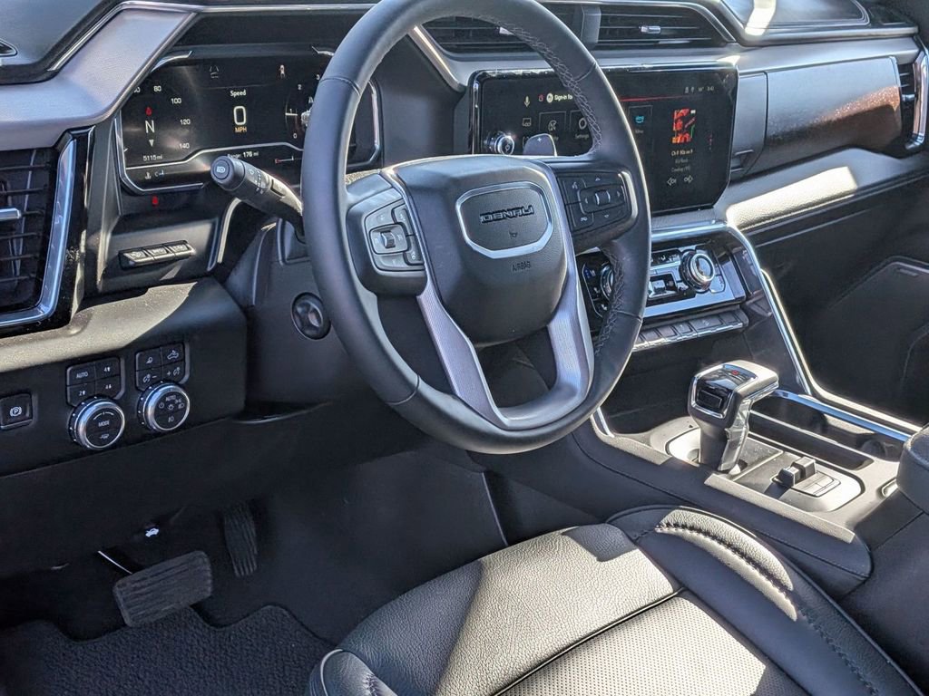 Used 2025 GMC Sierra 1500 Denali w/ Technology Package AWD/4WD image 16