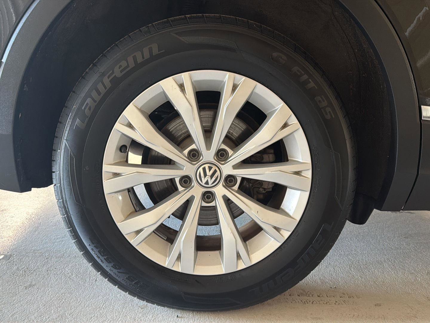 Used 2018 Volkswagen Tiguan SE image 27