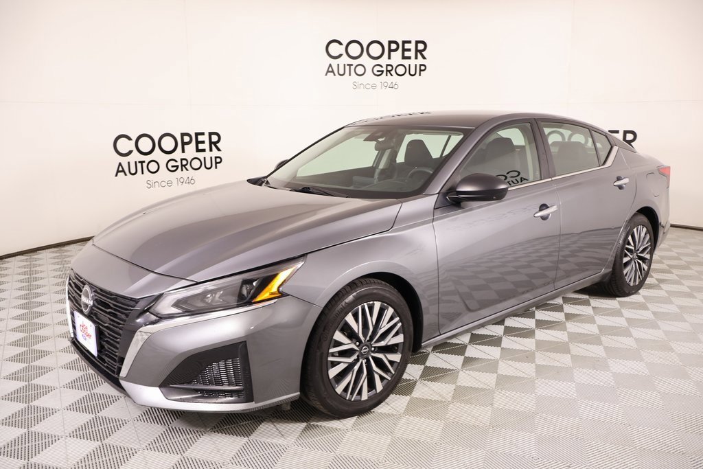 Used 2024 Nissan Altima 2.5 SV image 9