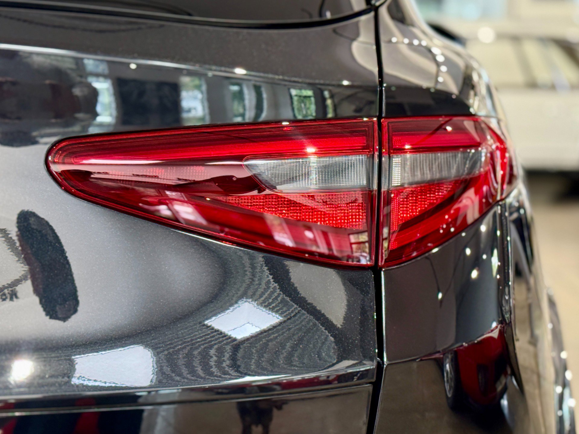 Used 2018 Alfa Romeo Stelvio Quadrifoglio w/ Driver Assist Dynamic Package AWD/4WD image 18